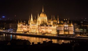 Preview wallpaper palace, building, architecture, city, night