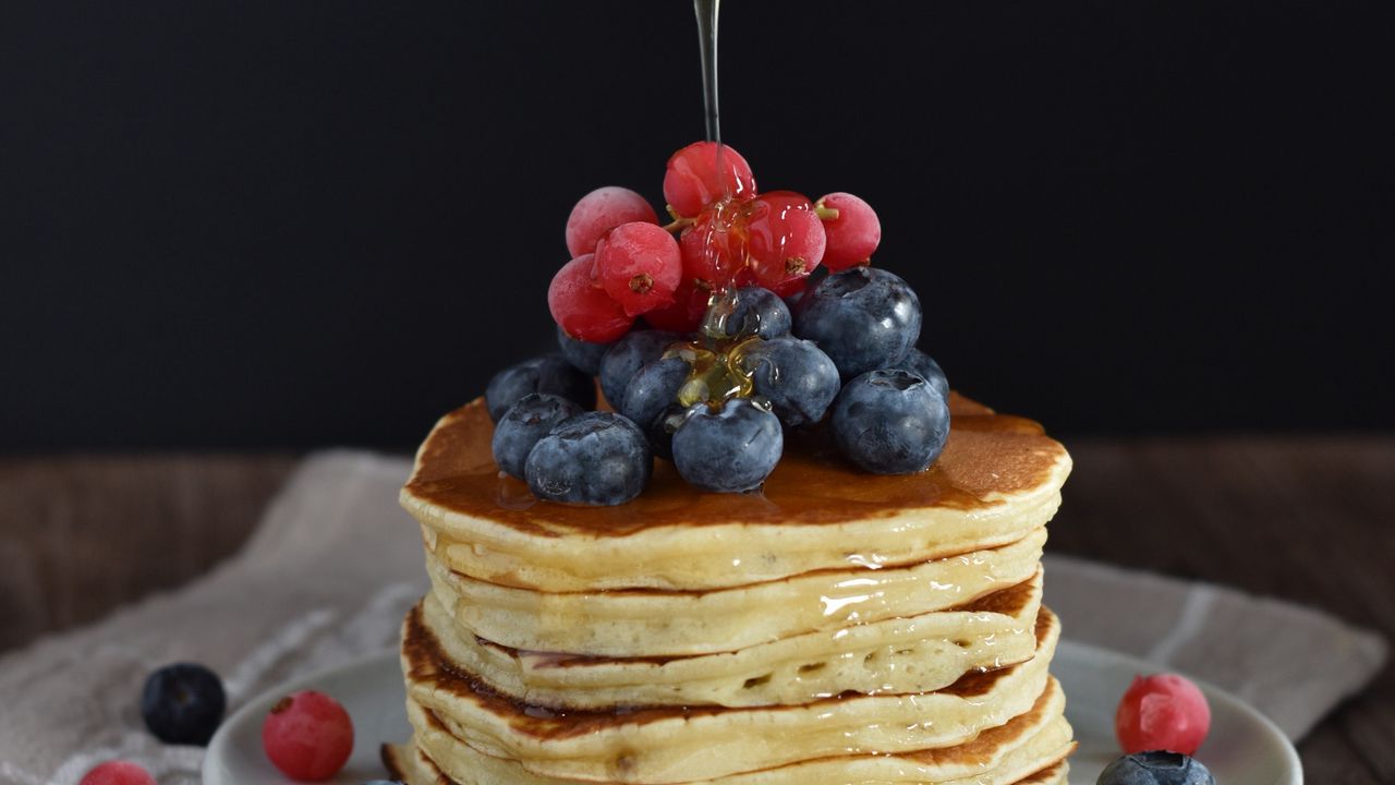 Wallpaper pancakes, berries, honey, dessert