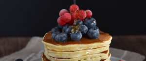 Preview wallpaper pancakes, berries, honey, dessert