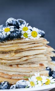 Preview wallpaper pancakes, blueberries, dessert, honey, chamomile, powdered sugar