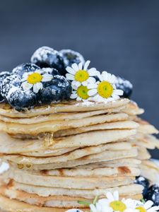 Preview wallpaper pancakes, blueberries, dessert, honey, chamomile, powdered sugar