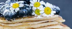 Preview wallpaper pancakes, blueberries, dessert, honey, chamomile, powdered sugar