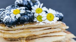 Preview wallpaper pancakes, blueberries, dessert, honey, chamomile, powdered sugar