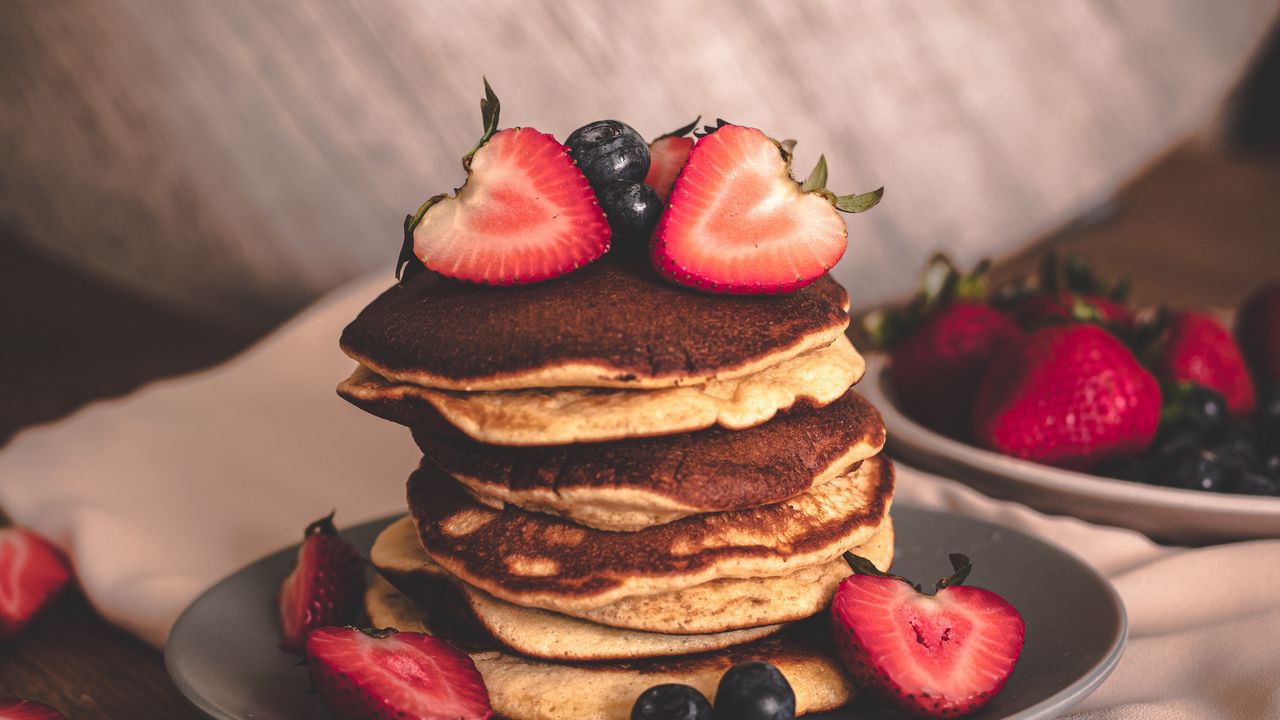 Wallpaper pancakes, dessert, baking, strawberries, blueberries, breakfast, berries