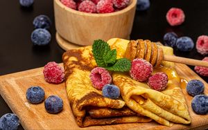Preview wallpaper pancakes, dessert, berries, honey
