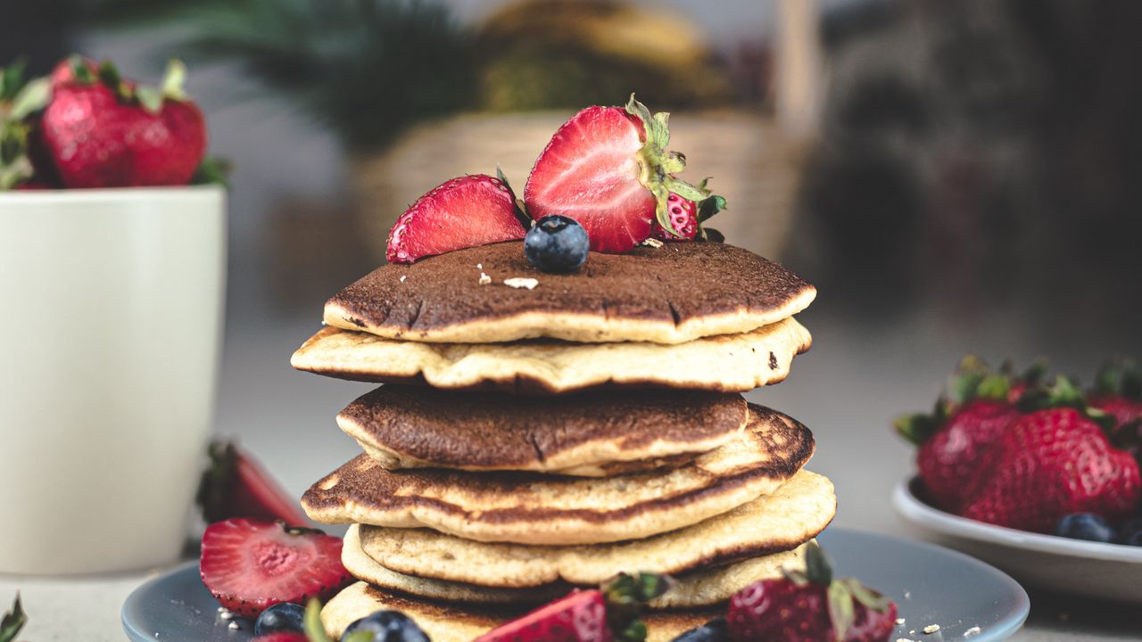 Wallpaper pancakes, dessert, pastries, strawberries, blueberries, breakfast