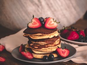 Preview wallpaper pancakes, dessert, strawberries, blueberries, breakfast