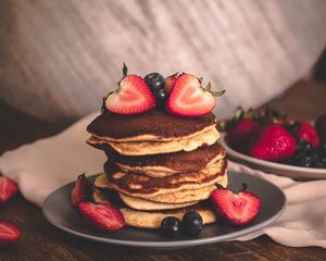 Preview wallpaper pancakes, dessert, strawberries, blueberries, breakfast