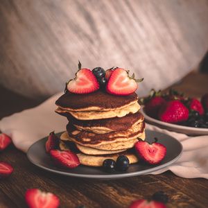 Preview wallpaper pancakes, dessert, strawberries, blueberries, breakfast