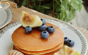 Preview wallpaper pancakes, figs, pastries, blueberries, plate