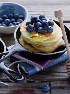 Preview wallpaper pancakes, honey, blueberries, carnival