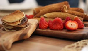 Preview wallpaper pancakes, muffins, strawberries