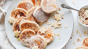 Preview wallpaper pancakes, nuts, powder, dessert, white