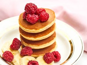 Preview wallpaper pancakes, raspberries, berries, banana, dessert