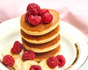 Preview wallpaper pancakes, raspberries, berries, banana, dessert