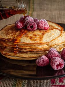 Preview wallpaper pancakes, raspberries, syrup, breakfast