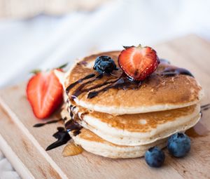 Preview wallpaper pancakes, strawberries, blueberries, berries, dessert