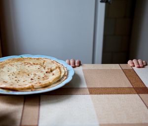 Preview wallpaper pancakes, table, fingers