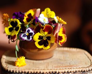 Preview wallpaper pansies, flowers, vase, stand