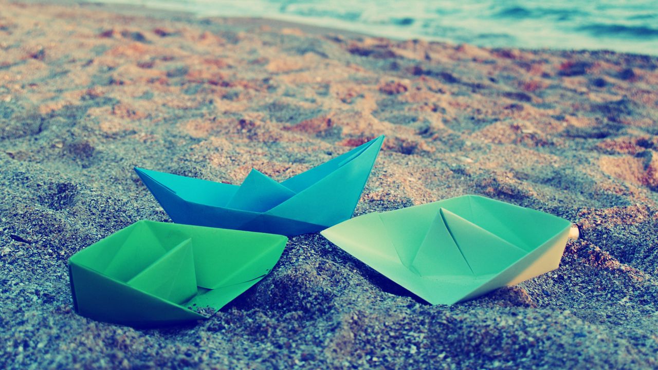 Wallpaper paper boats, origami, surface