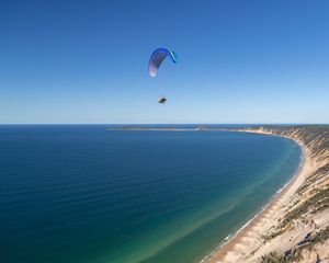 Preview wallpaper parachute, parachutist, jump, sea, extreme