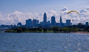 Preview wallpaper parachutist, parachute, sea, water, beach