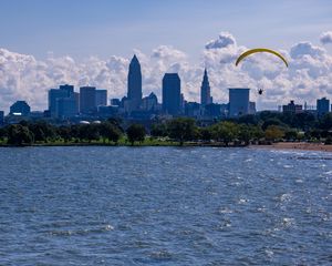 Preview wallpaper parachutist, parachute, sea, water, beach