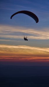 Preview wallpaper parachutist, parachute, silhouette, sunset, sky, dark