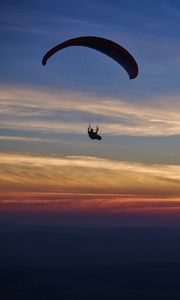 Preview wallpaper parachutist, parachute, silhouette, sunset, sky, dark