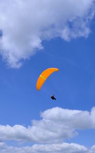 Preview wallpaper parachutist, parachute, sky, clouds