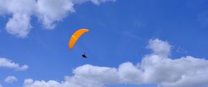 Preview wallpaper parachutist, parachute, sky, clouds