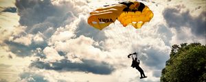 Preview wallpaper paraglider, paragliding, flying