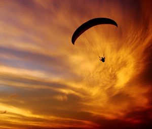 Preview wallpaper paraglider, silhouette, sunset, dark