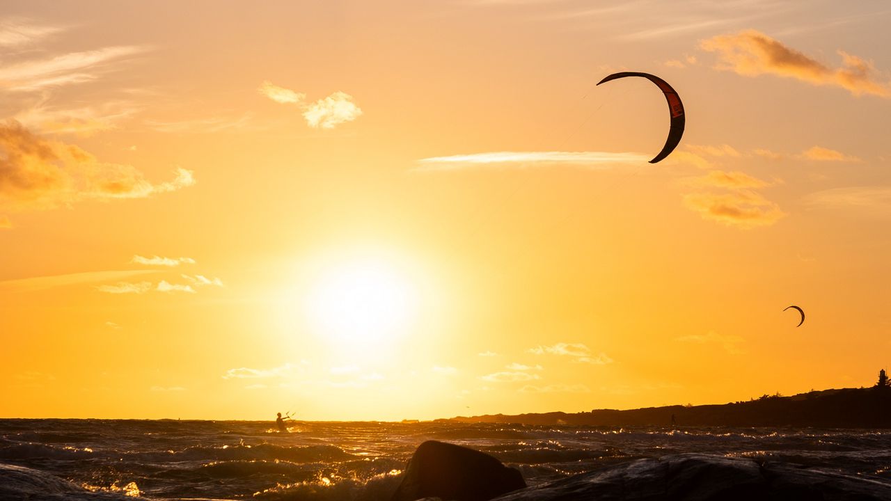 Wallpaper paragliding, sunset, sea, sky