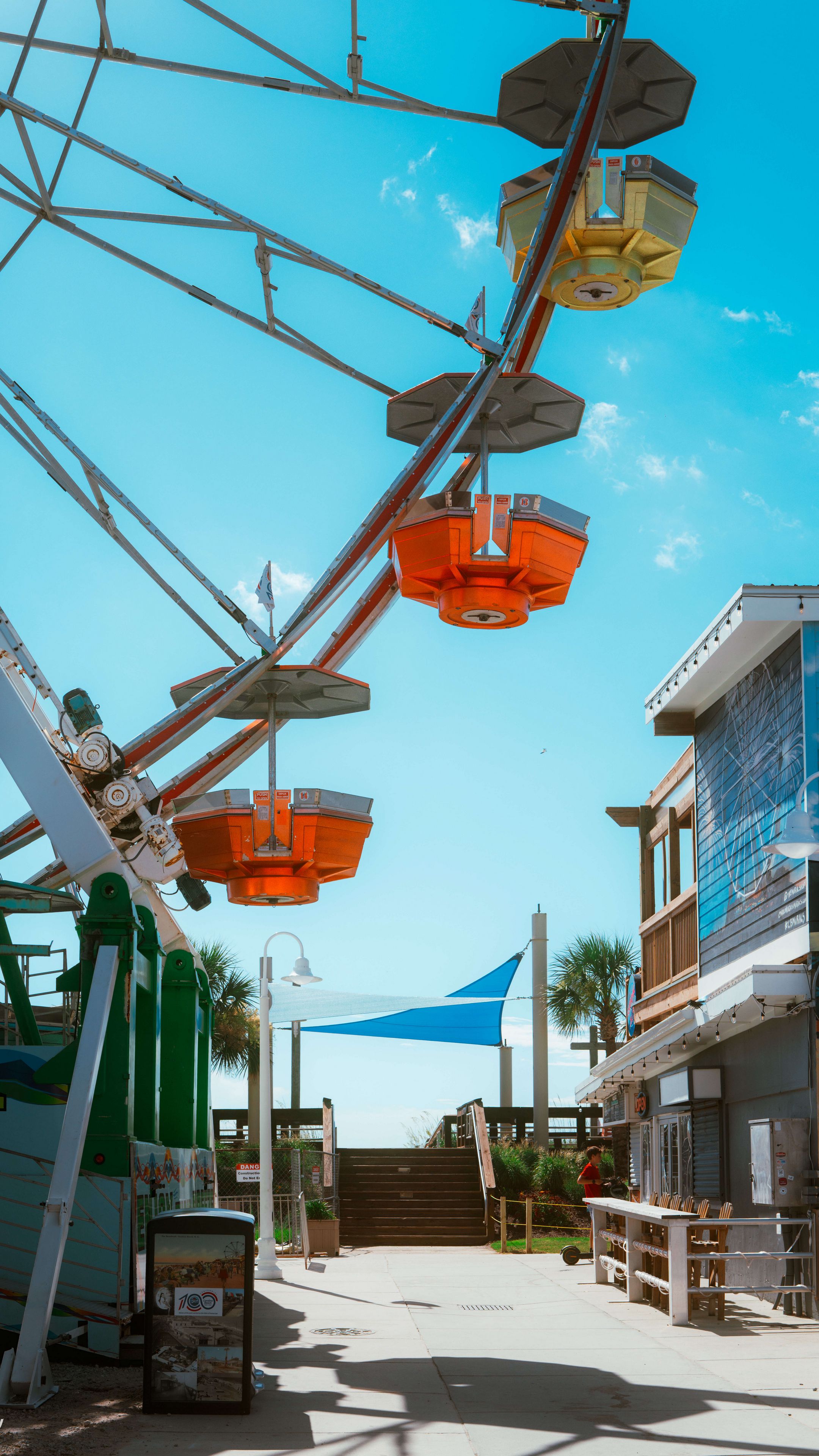 2160x3840 Wallpaper park, attraction, ferris wheel, summer