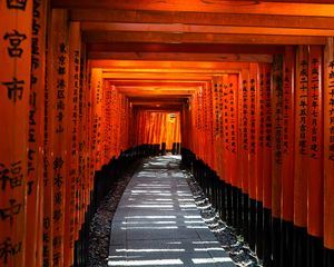 Preview wallpaper passage, path, pillars, wooden, hieroglyphs