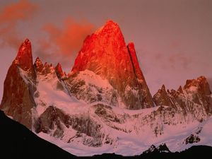 Preview wallpaper patagonia, argentina, mountain, rock, top, evening