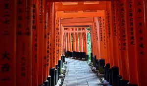 Preview wallpaper path, columns, hieroglyphs, red, japan