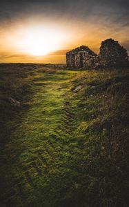 Preview wallpaper path, field, building, ruins