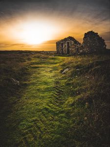 Preview wallpaper path, field, building, ruins