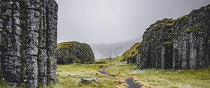 Preview wallpaper path, rocks, valley, fog