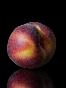 Preview wallpaper peach, fruit, dark background, reflection