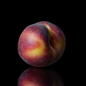 Preview wallpaper peach, fruit, dark background, reflection