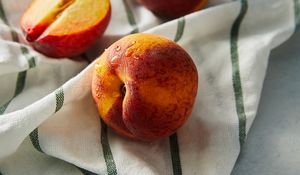 Preview wallpaper peaches, fruit, fresh, towel
