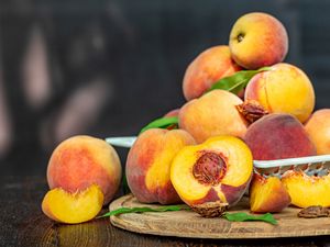 Preview wallpaper peaches, fruit, ripe, harvest