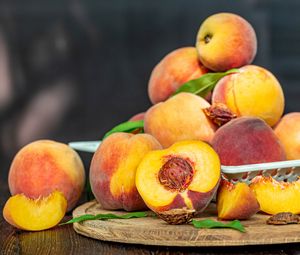 Preview wallpaper peaches, fruit, ripe, harvest