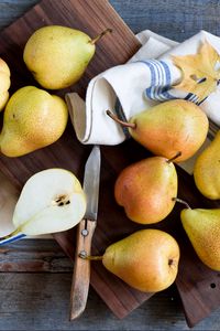 Preview wallpaper pear, towel, knife, fruit