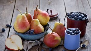 Preview wallpaper pears, blueberries, fruit, dishes