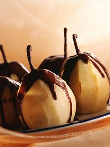 Preview wallpaper pears, chocolate, glaze, dessert