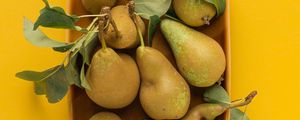 Preview wallpaper pears, fruit, leaves, ripe